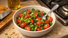 Cherrytomaten & grüne Peperoni mit Lime-Dressing – in 20 Minuten schön saftig