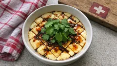 Zheng Dan: Gedämpfte Eier mit Chili-Öl – so werden sie richtig seidig